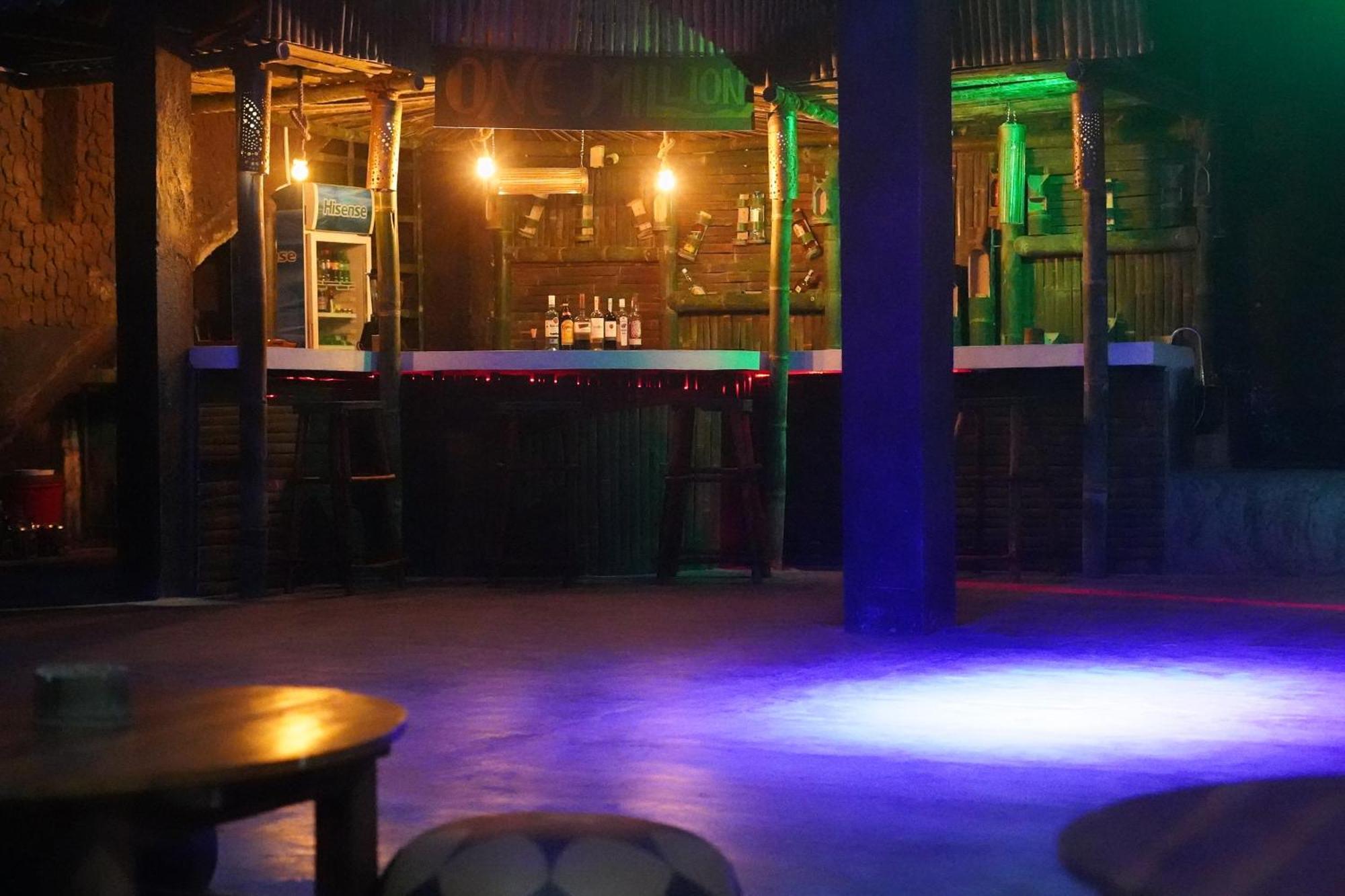 Ceylon Happy Laugh - Ella Hostel Buitenkant foto