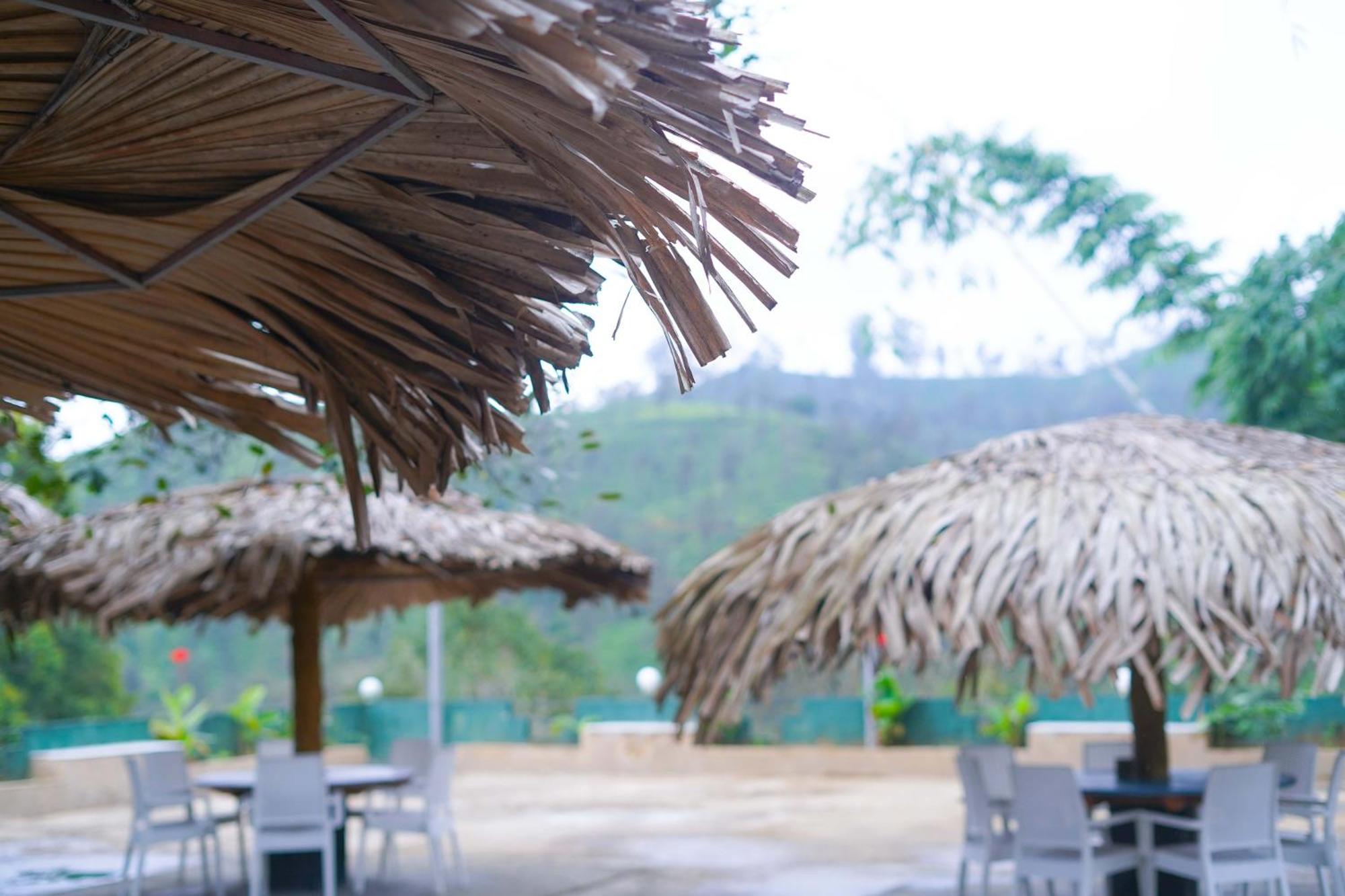 Ceylon Happy Laugh - Ella Hostel Buitenkant foto