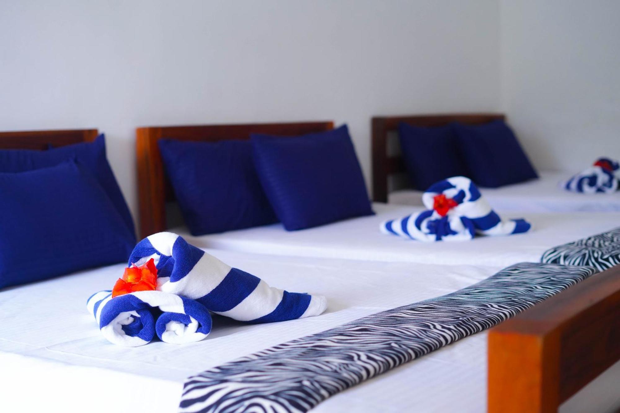 Ceylon Happy Laugh - Ella Hostel Buitenkant foto
