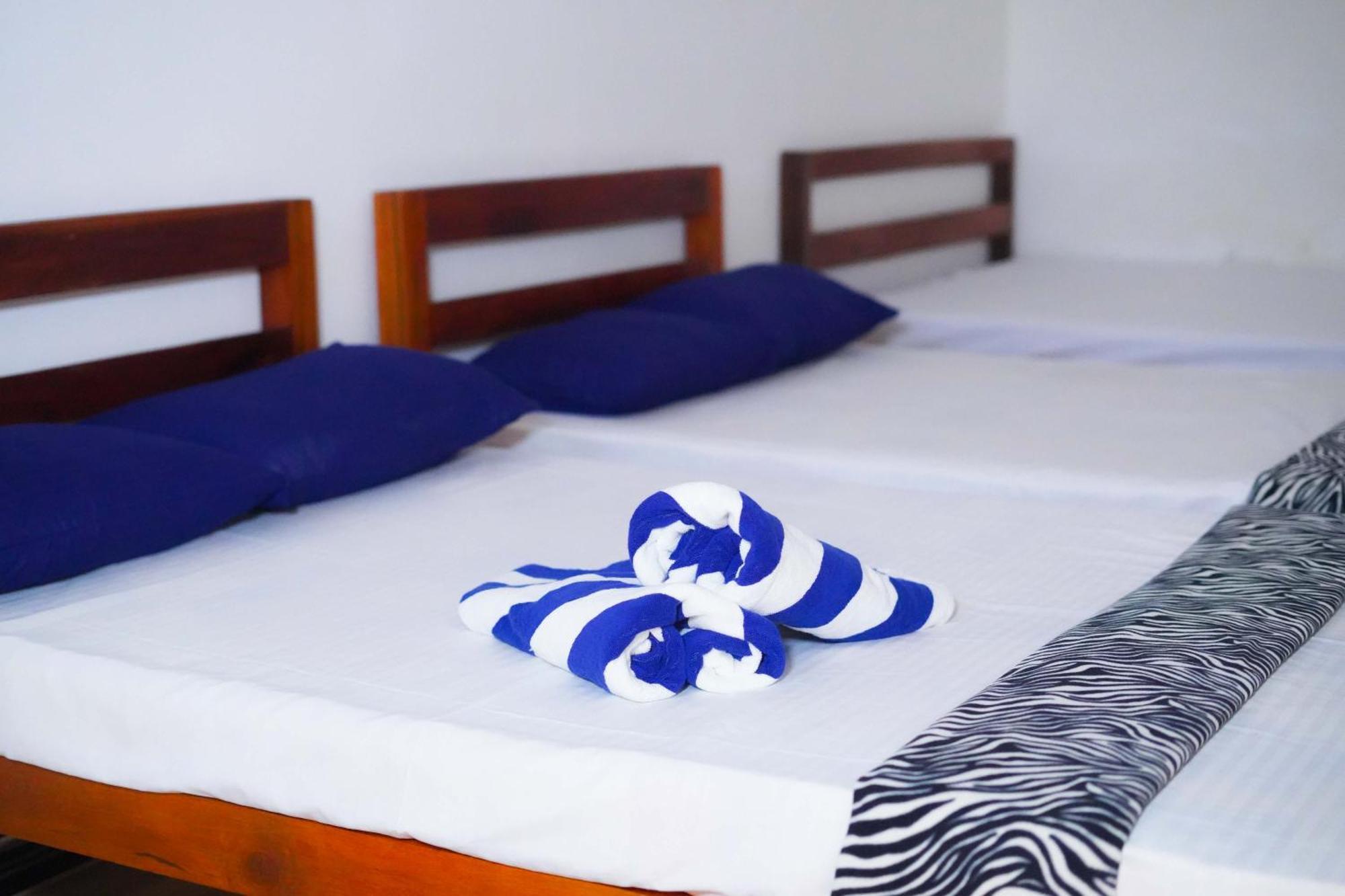 Ceylon Happy Laugh - Ella Hostel Buitenkant foto