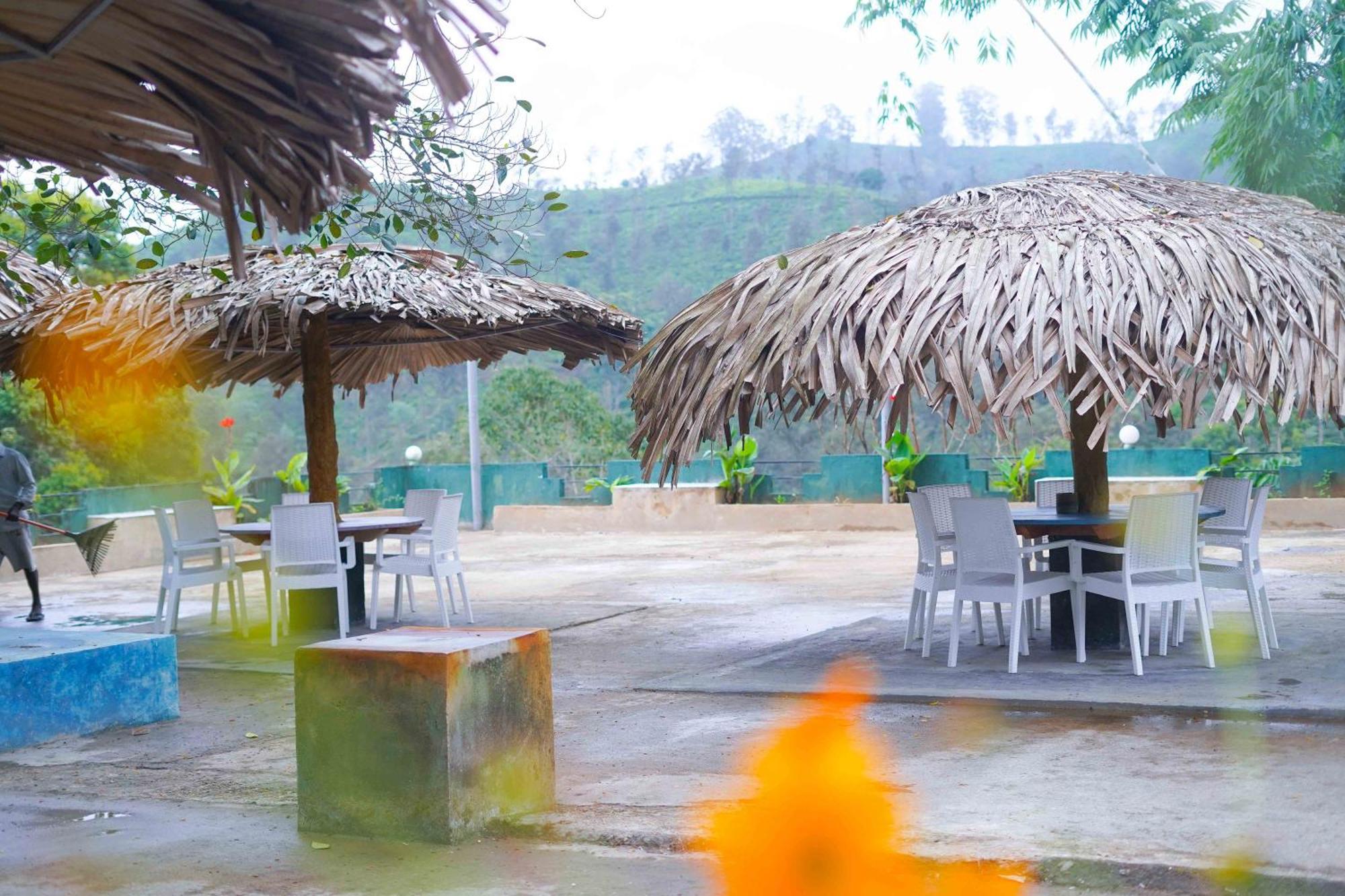 Ceylon Happy Laugh - Ella Hostel Buitenkant foto